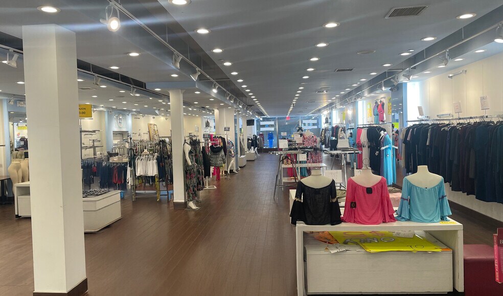 More Photos Of 5636 Myrtle Ave, Ridgewood Storefront Retail Residential For Lease