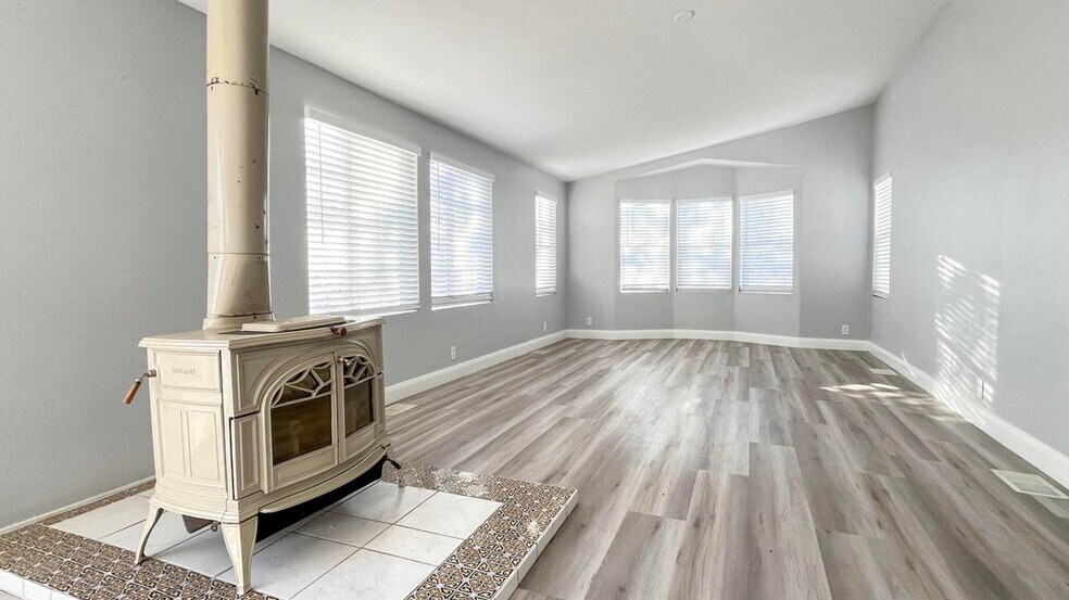 More Photos Of 5561 W 3600 S, Cedar City Specialty For Sale