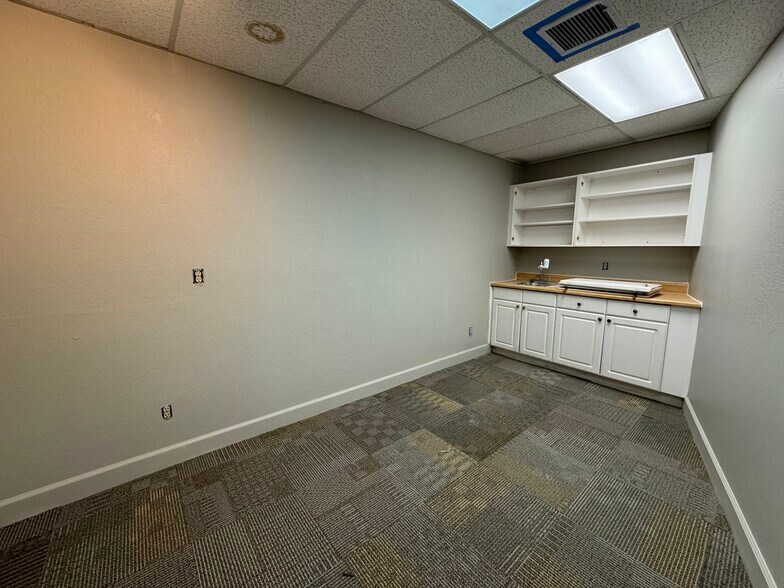 More Photos Of 2458 I 70 Business Loop, Grand Junction Service For Lease