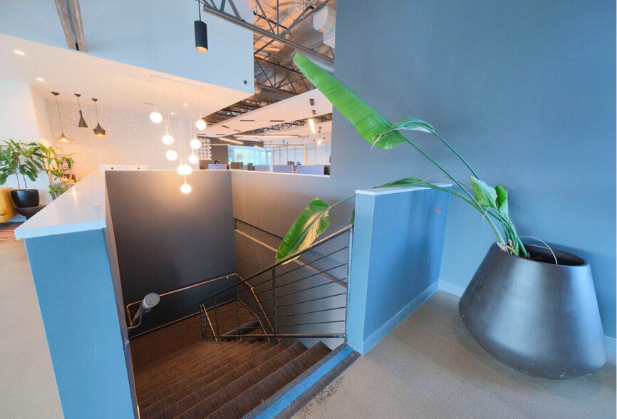 More Photos Of 855 Douglas St, El Segundo Loft Creative Space For Lease