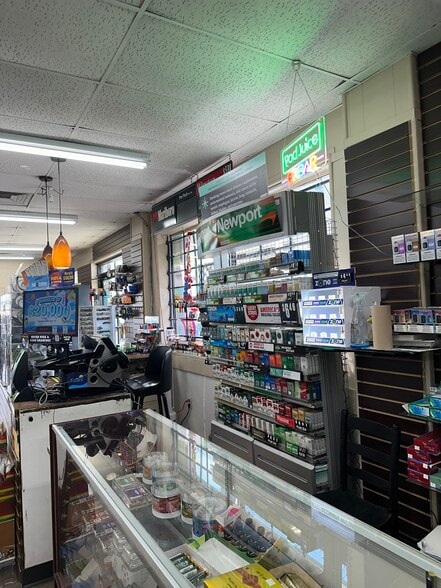 More Photos Of 509 National Hwy, Thomasville Convenience Store For Sale