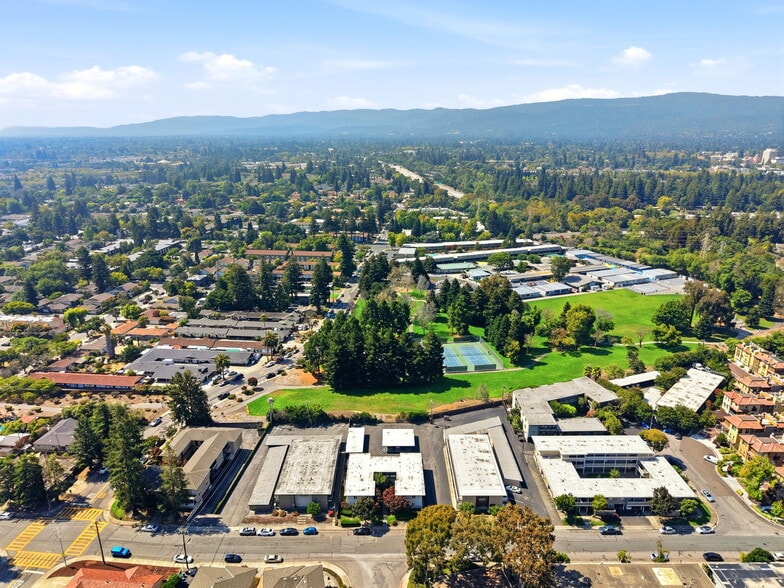More Photos Of 511 Walker Dr, Mountain View Apartments For Sale