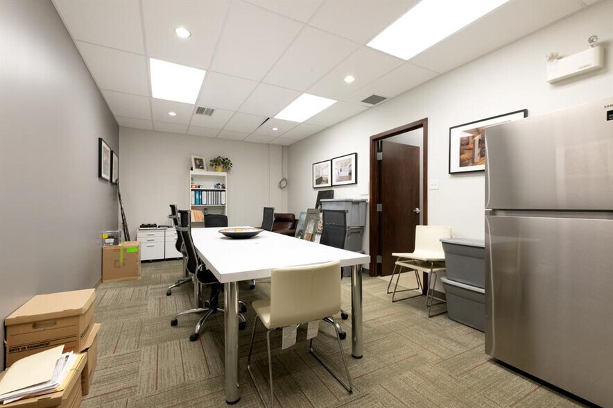 More Photos Of 380 Mackenzie Blvd, Fort McMurray Warehouse For Lease