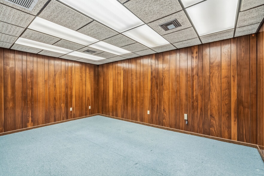 More Photos Of 2145 15th Ave, Vero Beach Office For Sale