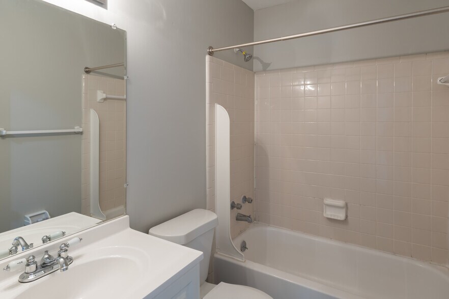 More Photos Of 3100 Orchard Manor Cir, Louisville Apartments For Sale