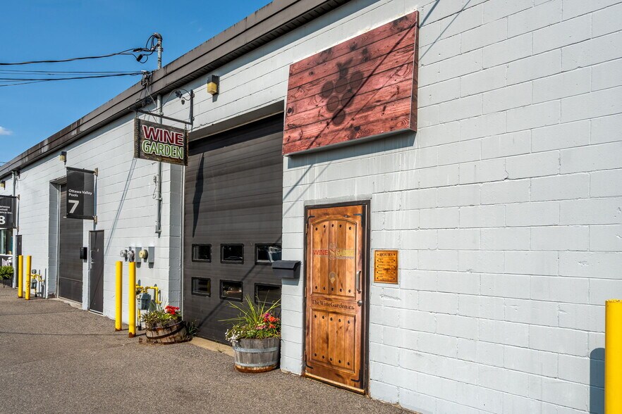 More Photos Of 1501 Sieveright Rd, Gloucester Service For Sale