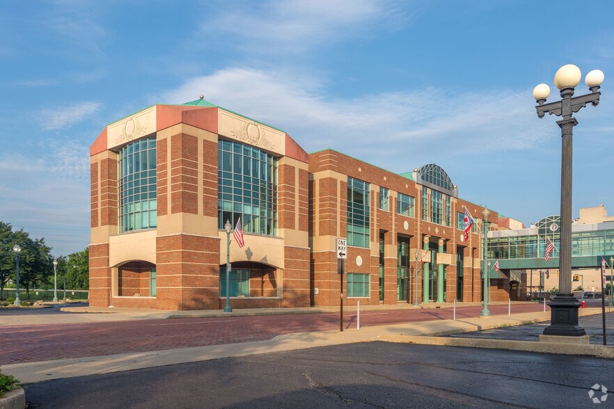 More Photos Of 400 3rd St SE, Canton Office For Lease