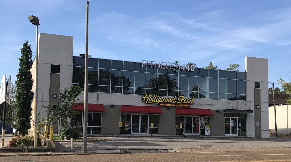 More Photos Of 2011 Union Ave, Memphis Freestanding For Lease