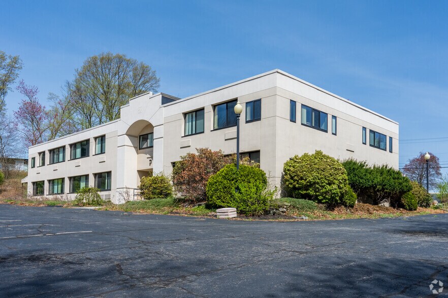 Primary Photo Of 182 Turnpike Rd, Westborough Loft Creative Space For Lease