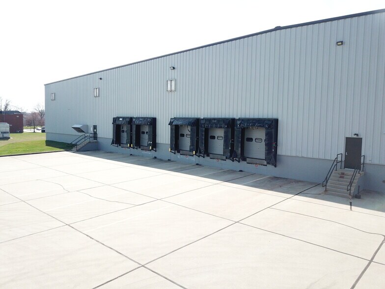 More Photos Of 1000 S Saint Charles St, Jasper Warehouse For Lease