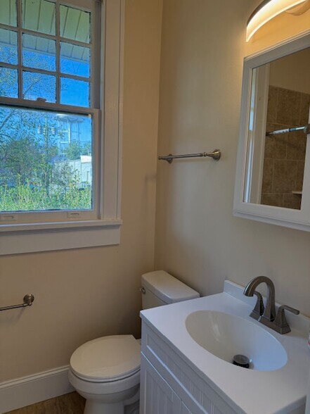 More Photos Of 4225 East Church St, Farmville Office For Sale