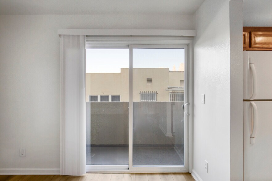 More Photos Of 511 S Carondelet St, Los Angeles Apartments For Sale