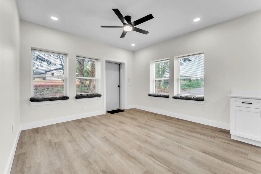 More Photos Of 839 Fairview Rd, Simpsonville Industrial For Sale