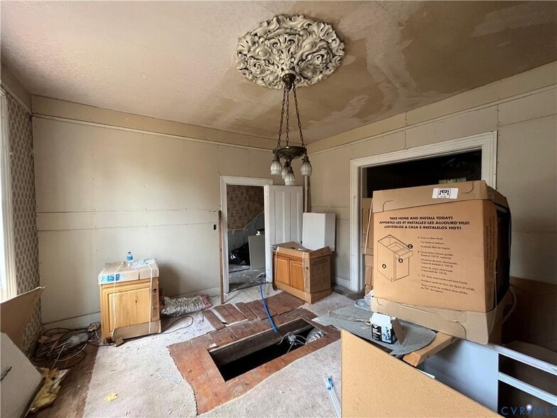 More Photos Of 235 Grove Ave, Petersburg Apartments For Sale