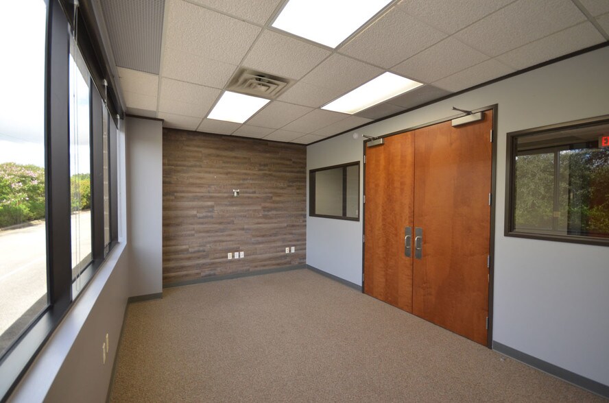 More Photos Of 6001 William Cannon Blvd W, Austin Unknown For Lease