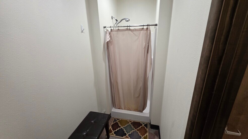 More Photos Of 8211 E County Road 62, Midland Warehouse For Sale