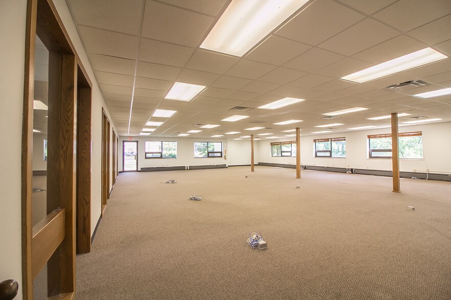 More Photos Of 4240 Hickory Ln, Sioux City Office For Lease