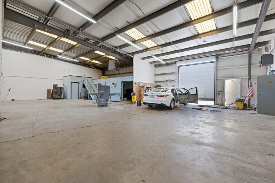 More Photos Of 820 Beckman Rd, Lodi Auto Repair For Lease
