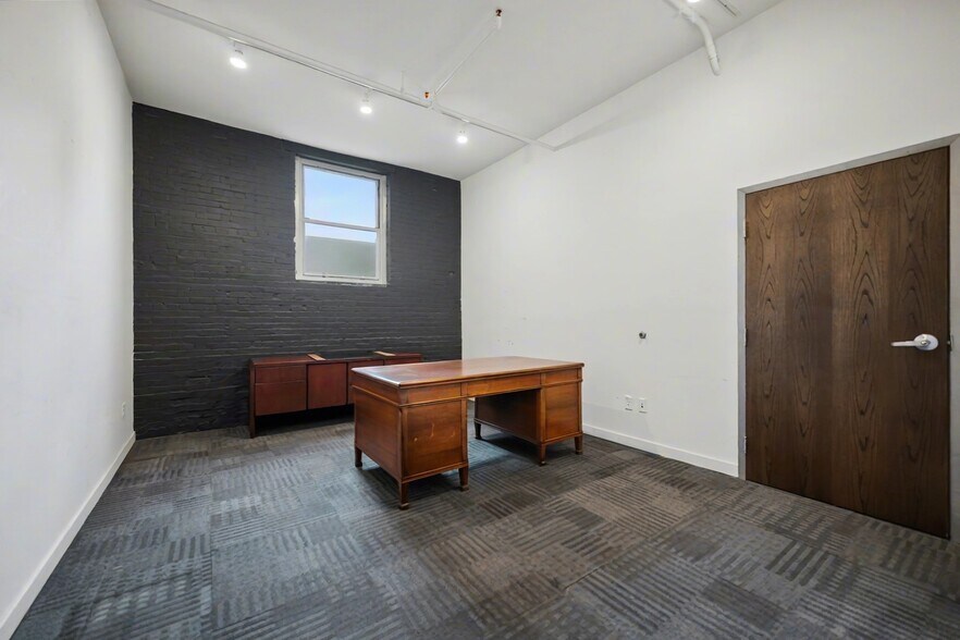 More Photos Of 817 Grand Ave, New Haven Freestanding For Lease