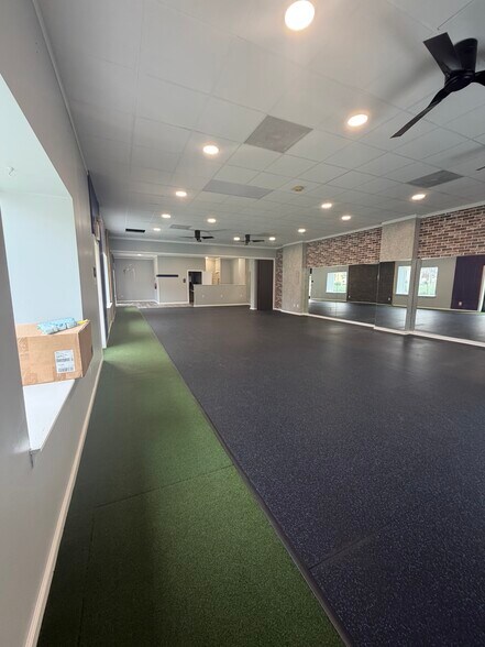 More Photos Of 1320-1350 Bruce Rd, Oreland Unknown For Lease