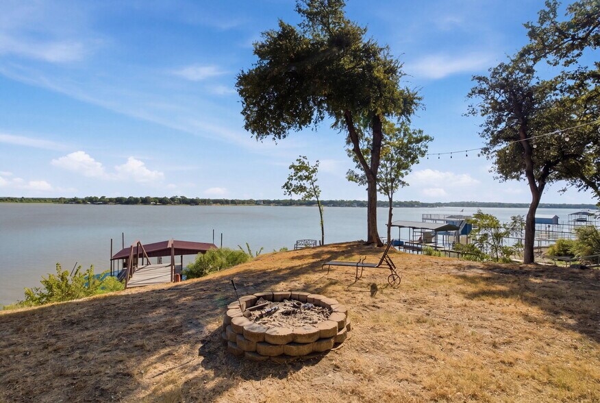 More Photos Of 7170 Briar Rd, Azle Trailer Camper Park For Sale