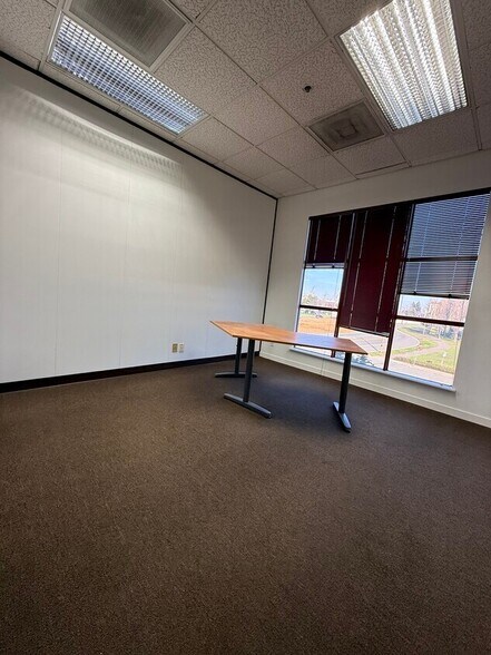 More Photos Of 2150 Mariner Square Dr, Alameda Office For Lease