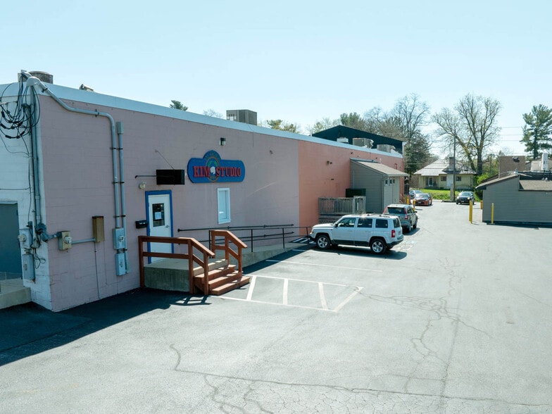 More Photos Of 1655-1661 Old Philadelphia Pike, Lancaster Daycare Center For Lease