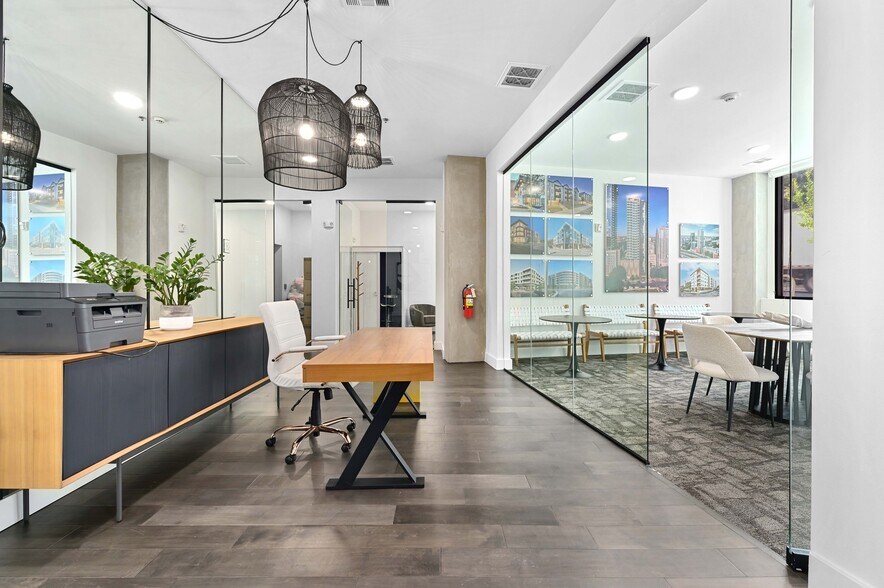 More Photos Of 2500 Longview St, Austin Apartments For Sale