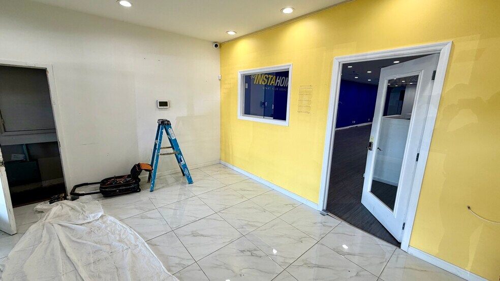 More Photos Of 112-21 Jamaica Ave, Richmond Hill Storefront Retail Office For Sale