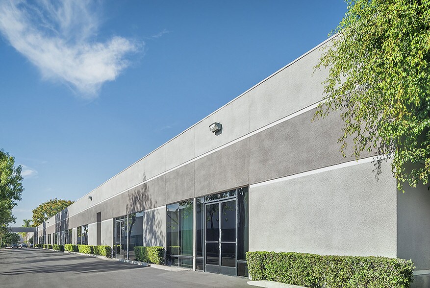 More Photos Of 17252 Armstrong Ave, Irvine Research And Development For Lease