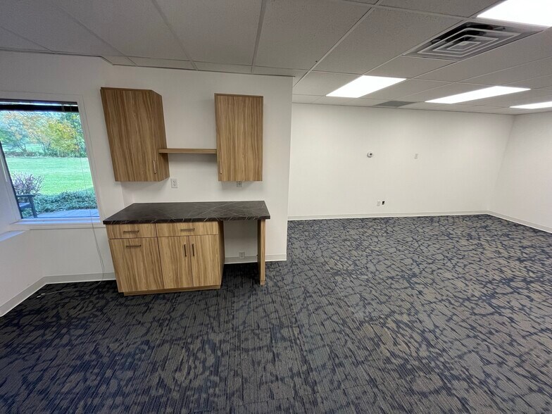 More Photos Of 5770 Nimtz Pky, South Bend Loft Creative Space For Lease
