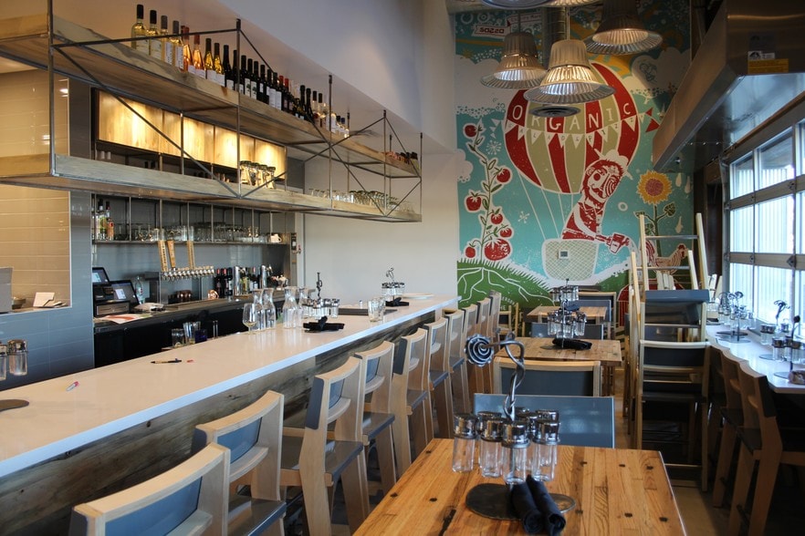 More Photos Of 2501 Dallas St, Aurora General Retail For Lease