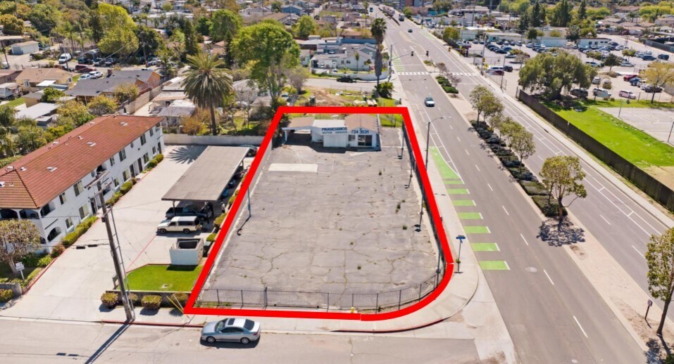 Primary Photo Of 721 N Santa Fe Ave, Vista Auto Dealership For Sale