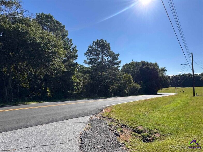 More Photos Of 801 Valley Dr, Perry Distribution For Lease