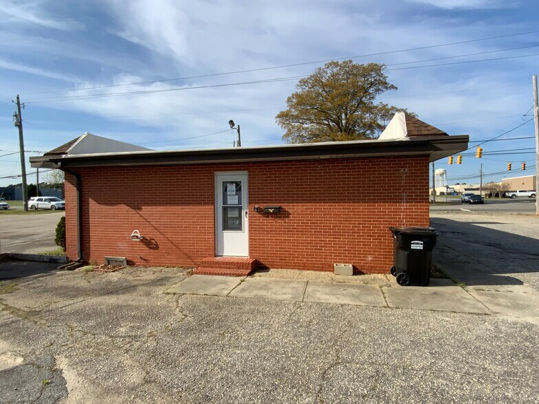 More Photos Of 801 Erwin Rd, Dunn Office For Sale
