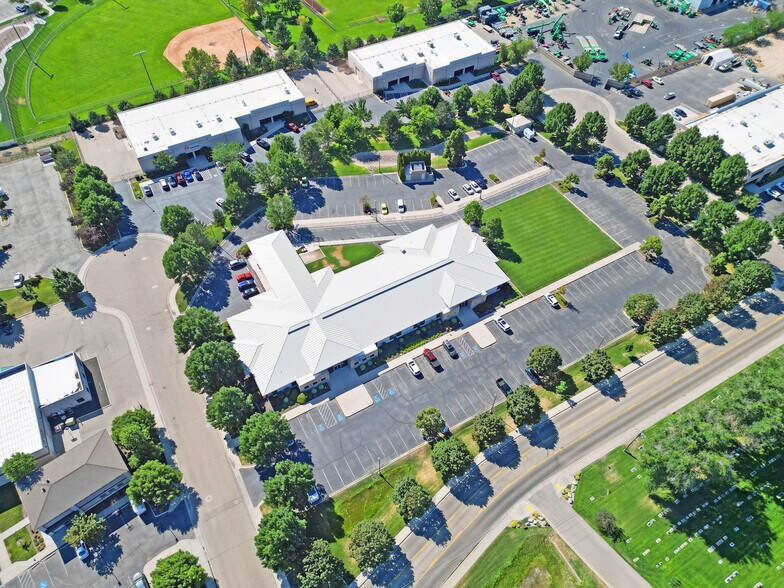 More Photos Of 275 S Stratford Dr, Meridian Bank For Lease