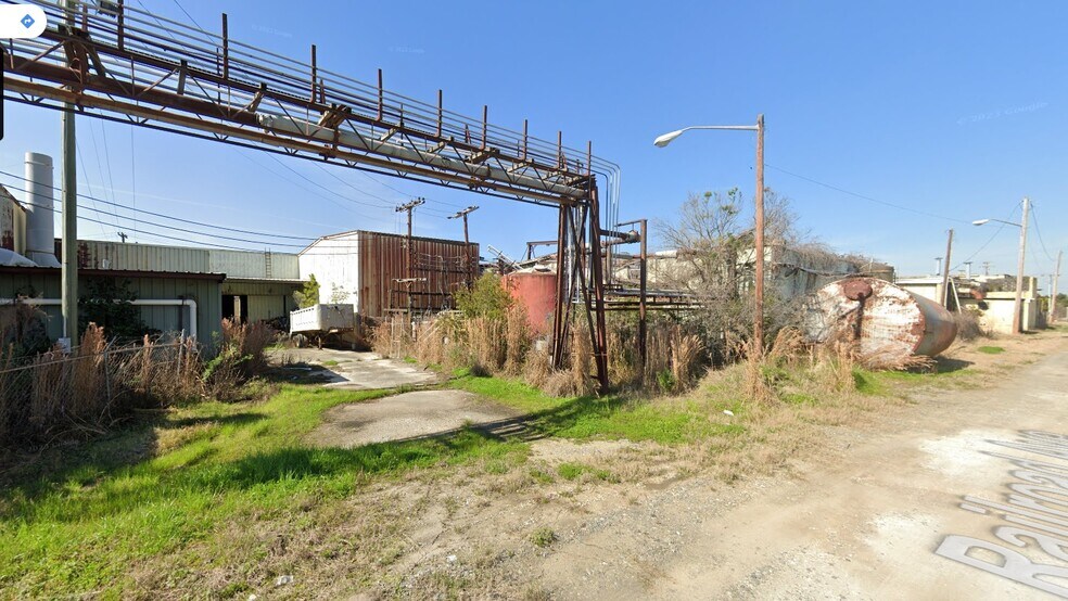 More Photos Of 314 N Maple St, Adel Manufacturing For Sale