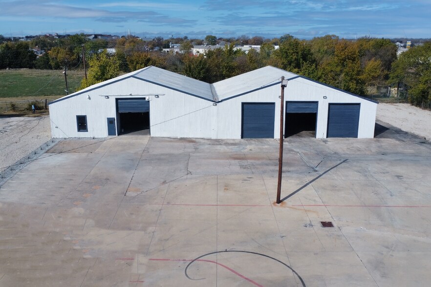 More Photos Of 5504 Forest Hill Dr, Fort Worth Warehouse For Sale