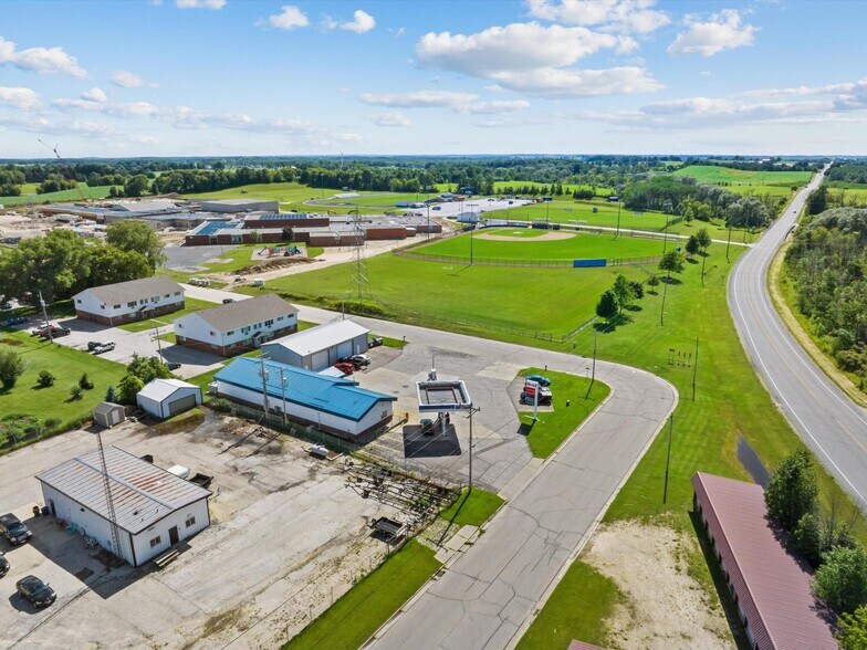 More Photos Of 790 Wolf Rd, Random Lake Service Station For Sale