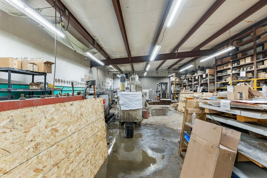 More Photos Of 906 Burnet Ave, Syracuse Warehouse For Sale