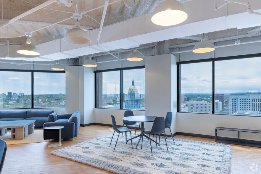 More Photos Of 1560 Broadway, Denver Coworking Space