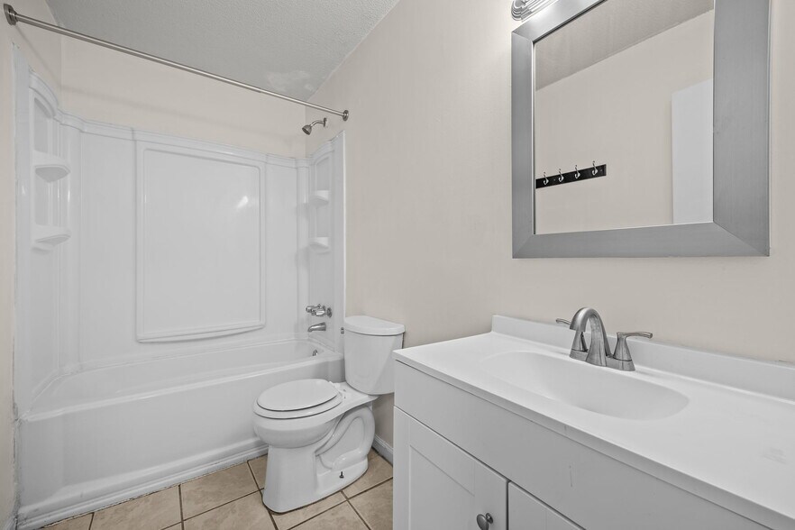 More Photos Of 2821 Club Plaza Rd, Raleigh Apartments For Sale