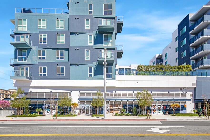 More Photos Of 2528 S Grand Ave, Los Angeles Apartments For Lease