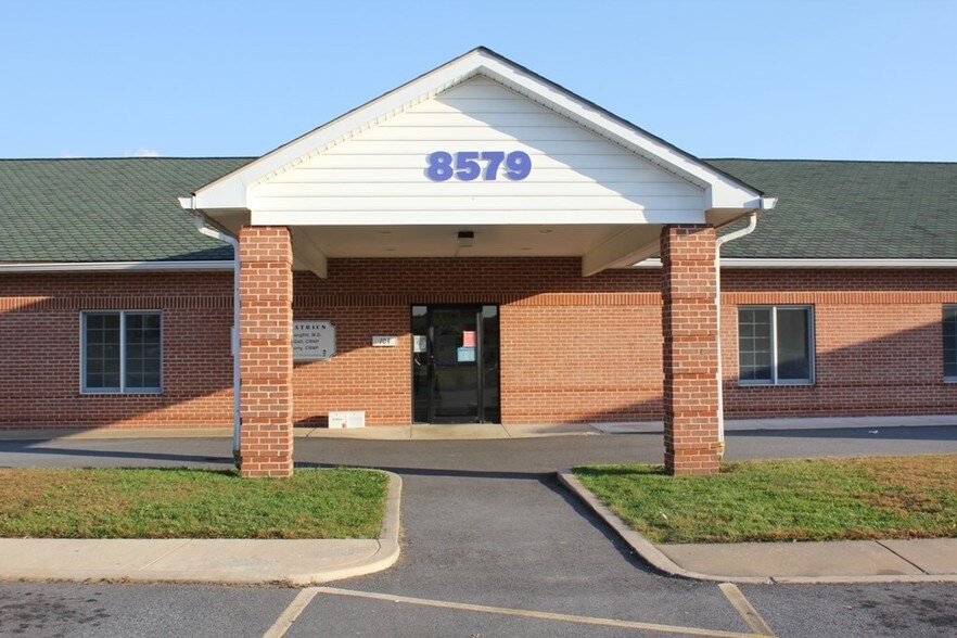 Primary Photo Of 8579 Commerce Dr, Easton Medical For Sale