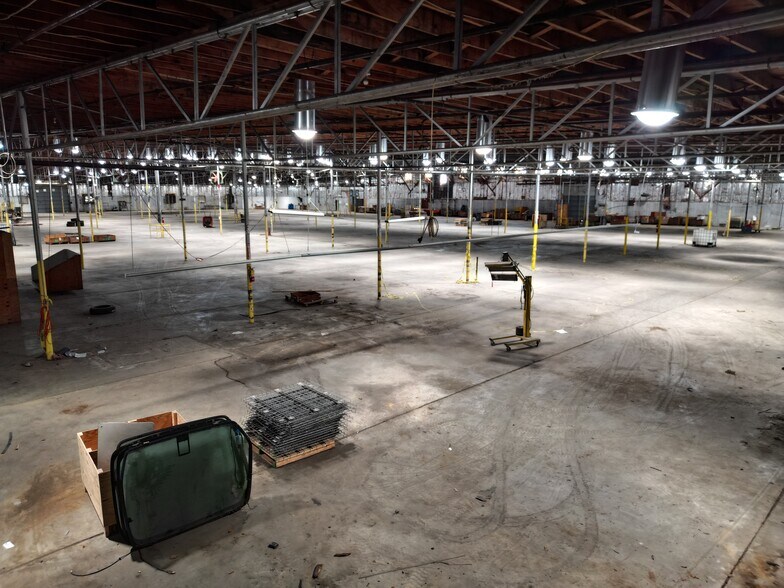 More Photos Of 320 Commerce Ct, Rocky Mount Warehouse For Lease