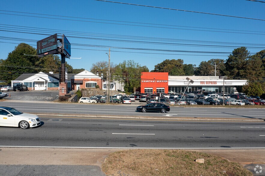 More Photos Of 1766 Lawrenceville Hwy, Decatur Freestanding For Lease