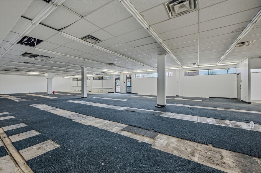 More Photos Of 1A Trolley Sq, Wilmington Storefront For Lease