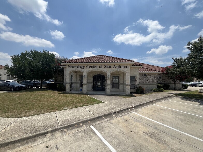 More Photos Of 1314 E Sonterra Blvd, San Antonio Office For Sale