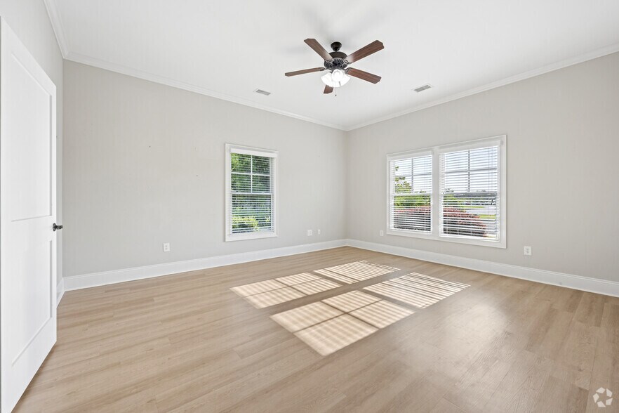 More Photos Of , Warner Robins Office For Sale