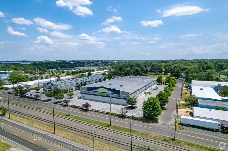 More Photos Of 1714 Bannard St, Cinnaminson Self Storage For Lease